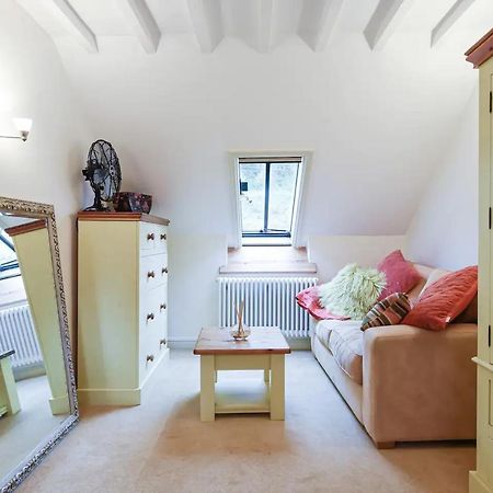 Converted Chapel, Stunning Sea & Mountain Views! Penmaen-mawr Exterior foto